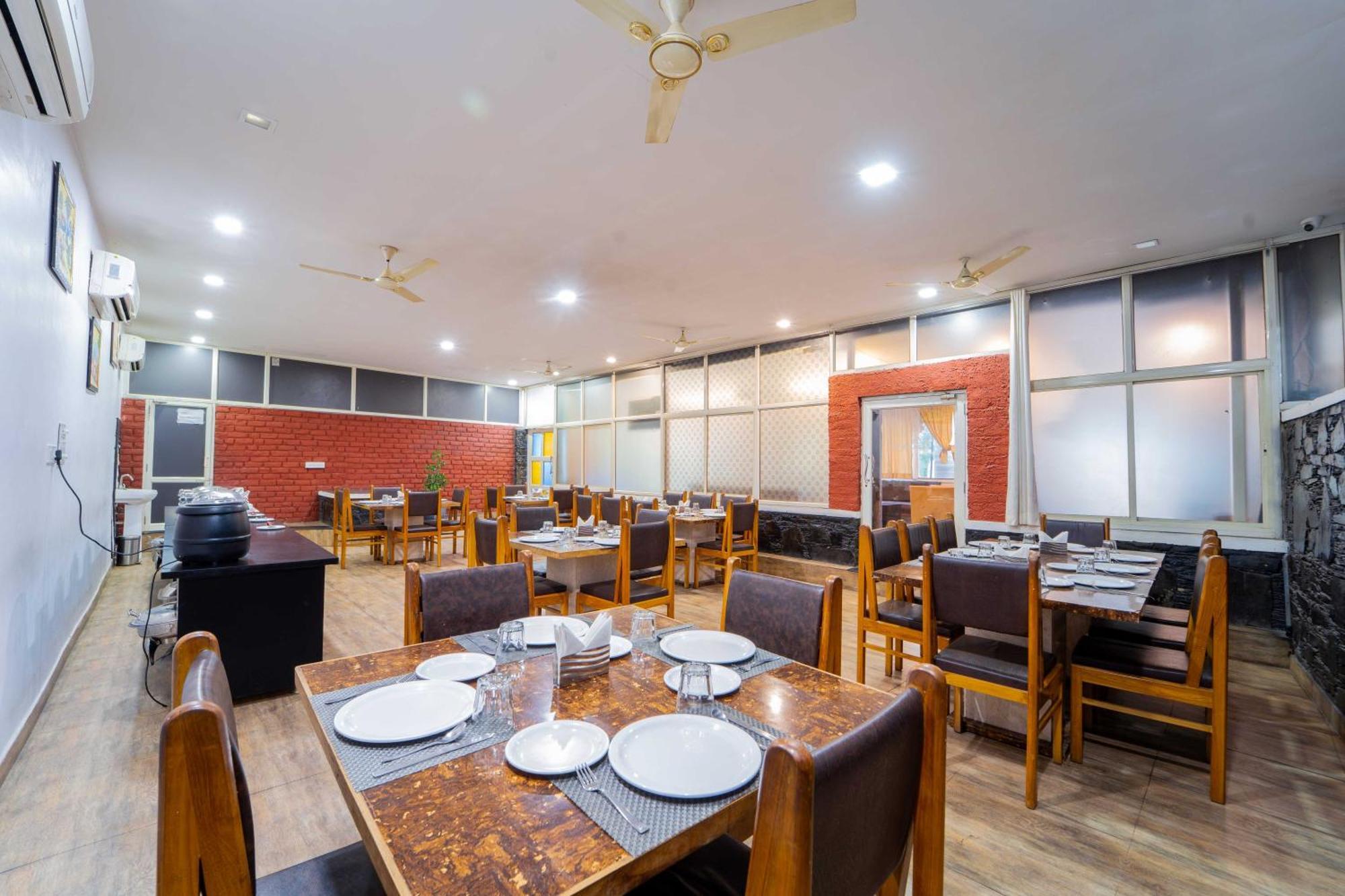 Treebo The Aravali Getaway Hotel Udaipur Kültér fotó