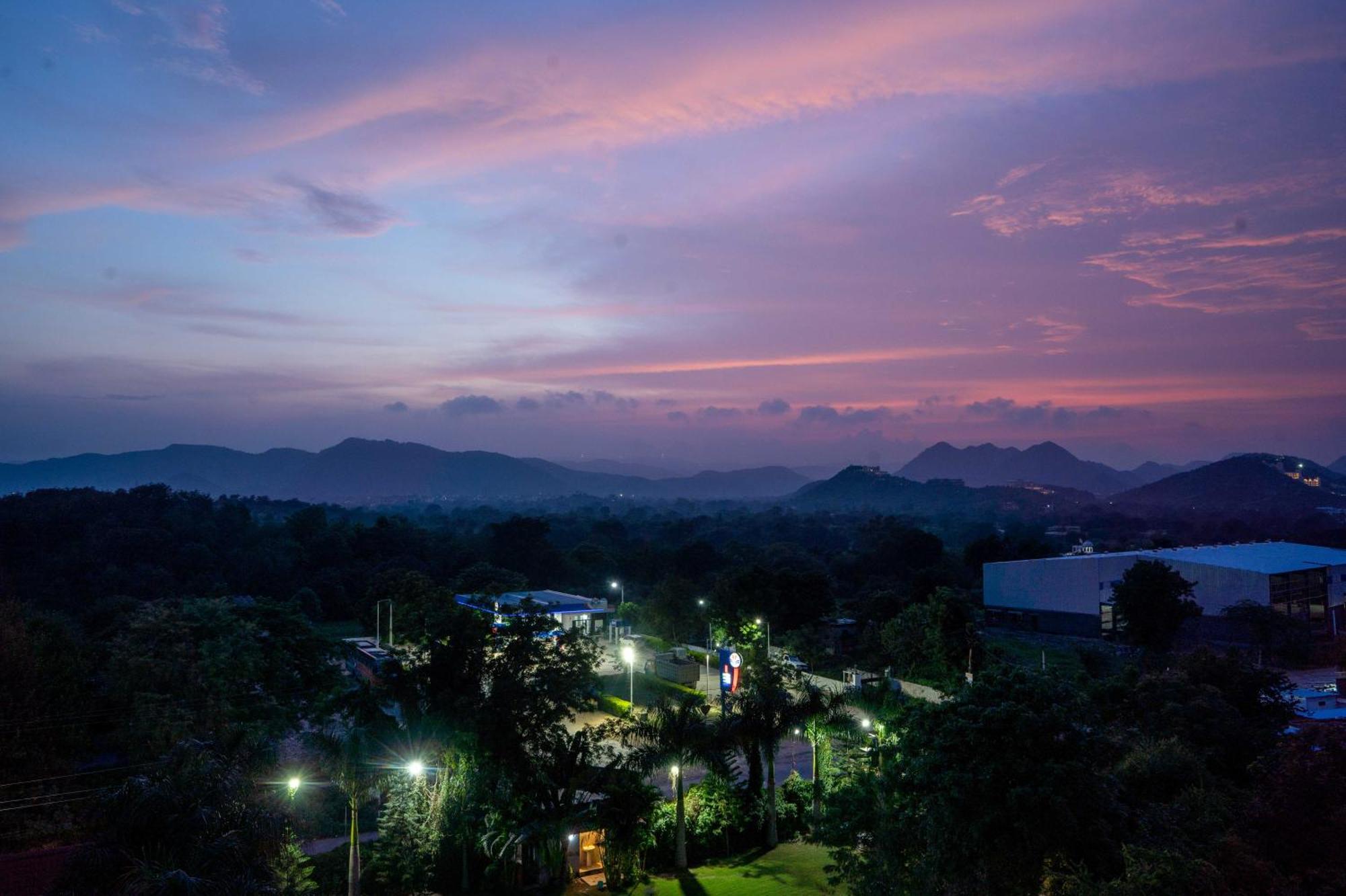 Treebo The Aravali Getaway Hotel Udaipur Kültér fotó